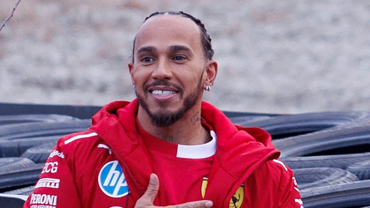 Lewis Hamilton Bey Fabric Ferrari Sp-25 a Floor Video, photos