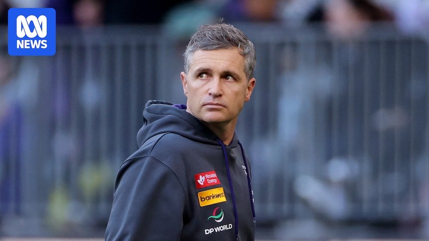 Fremantle Dockers Coach Justin Longmuir extends the contract with the agreement in course of