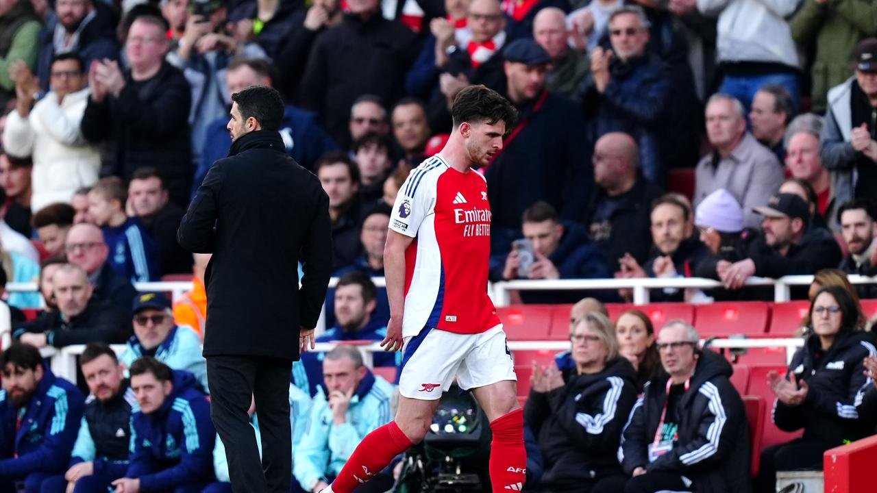 Arsenal for Post, West Ham, Manchester Uniton Draws, Tottenham Vindo Ipswich, Ange postings, the scores, the last news