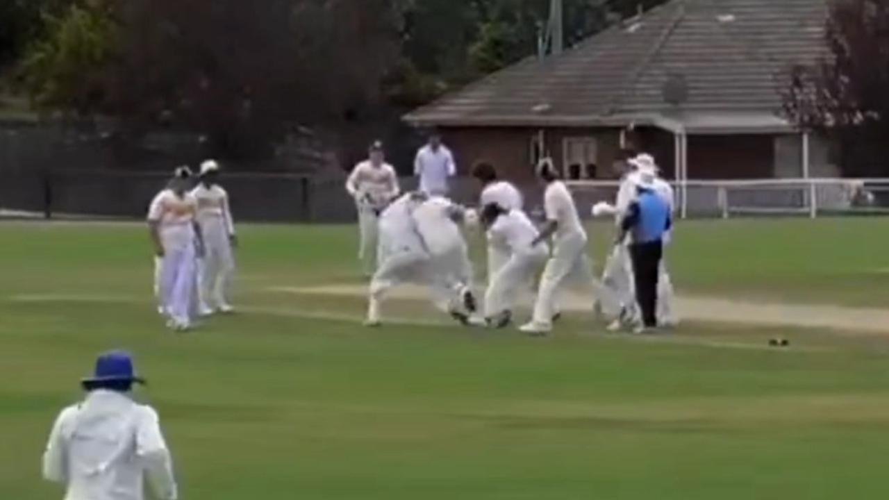 Wild Brawl in the Law Cricket Cricket Dating, Video, Traralgon Rovers vs. Gormandale Tigers