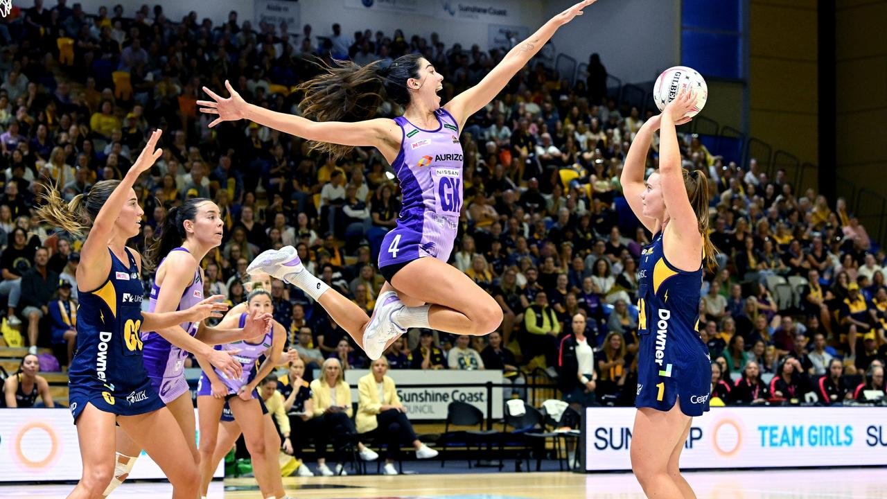 White chacchfield columns, super netball, two points, i will support supershot, cub cut, nord, new zeland, régricple