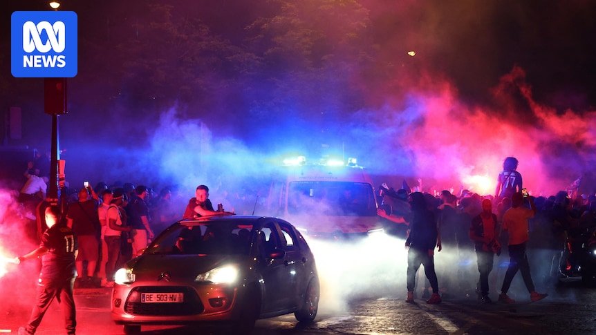 Two death and almost 200 wounds during the Saint-Germain Paris Saint-Germain in France